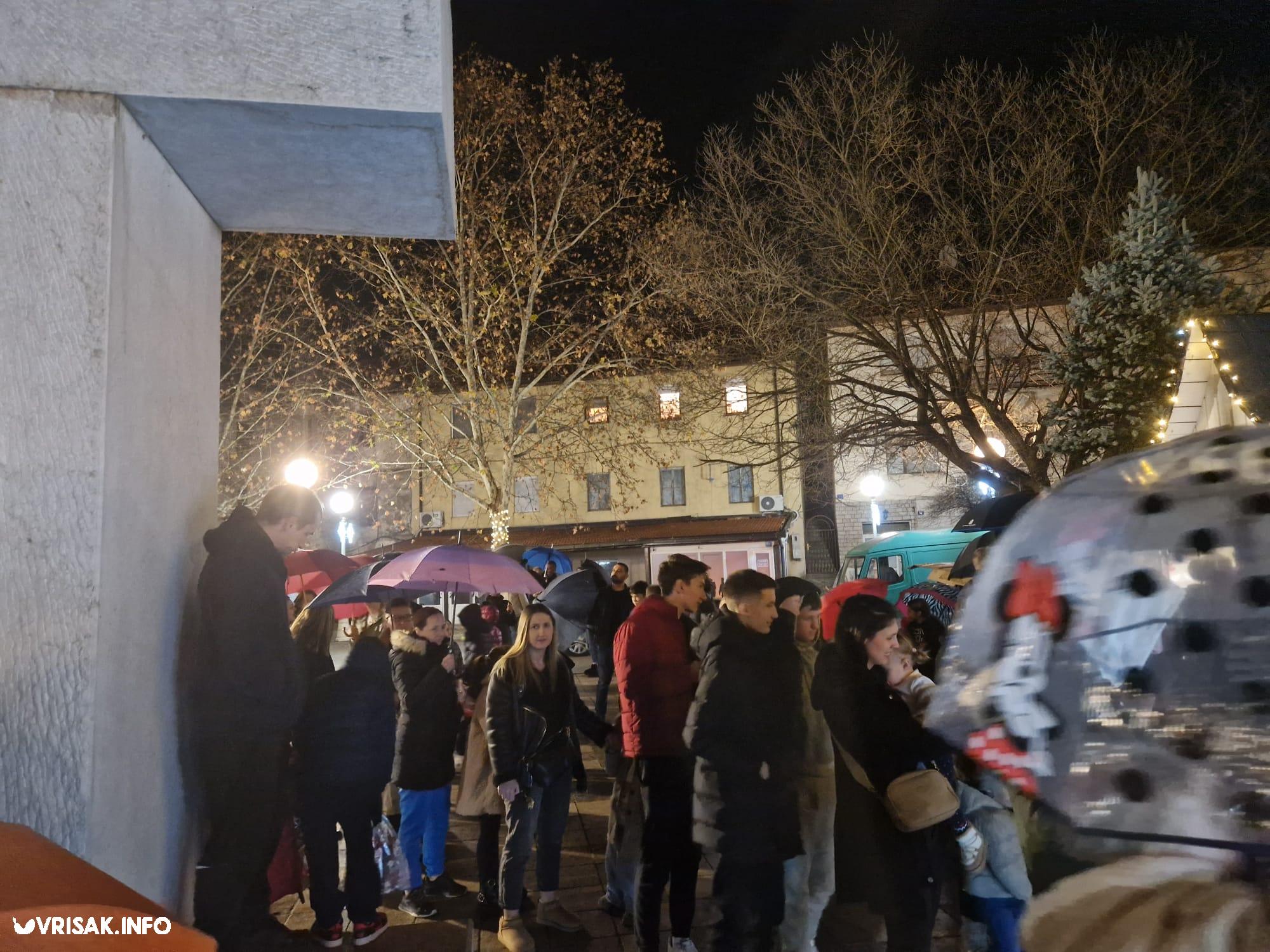 Sveti Nikola i ove godine darivao djecu u Širokom Brijegu, postavljene i jaslice