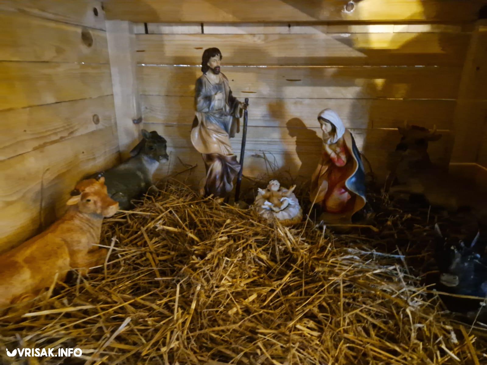 Sveti Nikola i ove godine darivao djecu u Širokom Brijegu, postavljene i jaslice