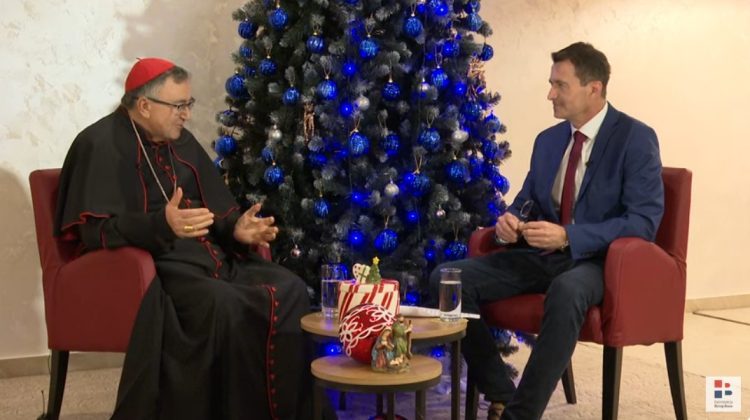 Kardinal Vinko Puljić: Oprostimo i grlimo osjećajima za Božić, a ne elektronikom