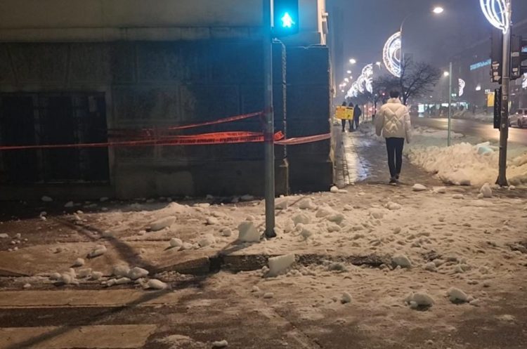 Snijeg s krova zgrade pao na 9-godišnjaka u Banja Luci: U bolnici je