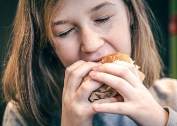 Znate li koliko minuta života izgubite kada pojedete cheeseburger, hot dog ili popijete sok?