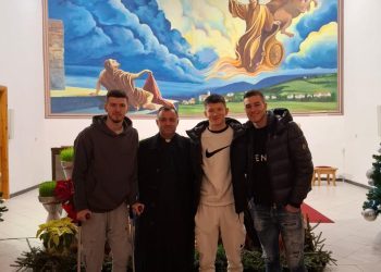 Braća Petar i Ivan i rođak Luka Sučić proslavili Božić u rodnoj Kandiji kod Bugojna