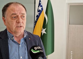 Skandalozna izjava predsjednika Udruge žrtava genocida: Treba uzeti kredit od MMF-a i pomoći Hrvatima da se isele iz BiH