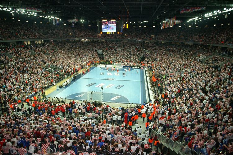 (VIDEO) Ovako se 2009. vatreno navijalo za Balića i ekipu! Vjerujemo da će i večeras biti užarena atmosfera!