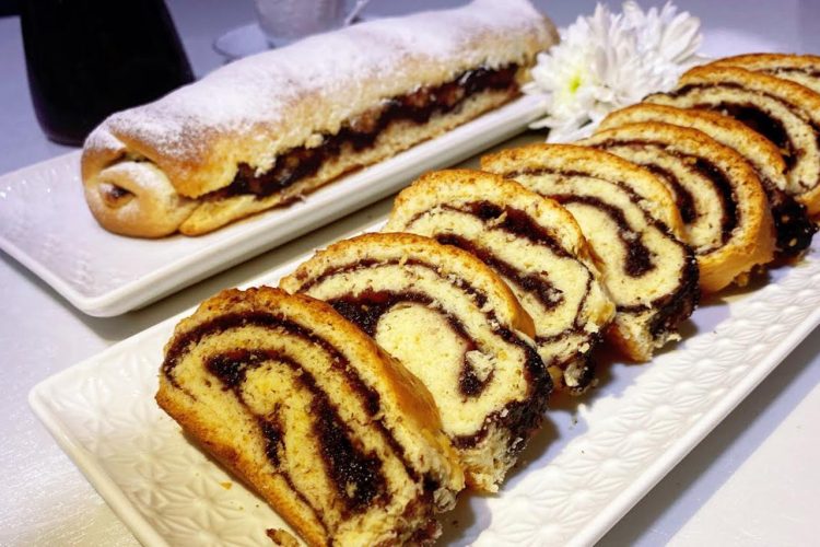 Recept: Brza štrudla sa džemom i sastojcima koje uvijek imate u kući!