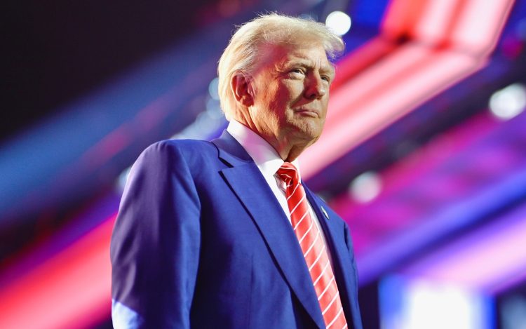 Ovo su prvi potezi Donalda Trumpa. Evo što je sve potpisao!