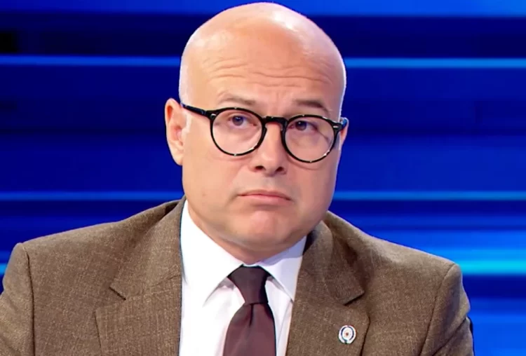 Drvo se našlo na putu srpskom premijeru. Istražuje se je li namjerno oboreno