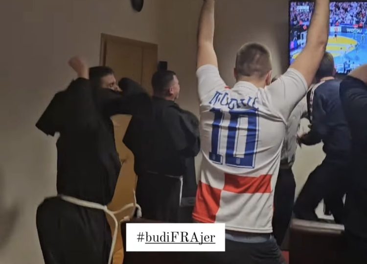 Pogledajte kako su fratri slavili pobjedu Hrvatske