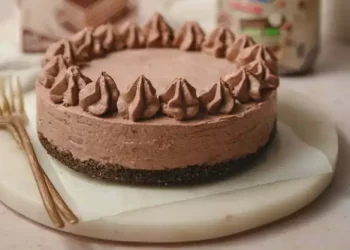 Danas je svjetski dan čokoladni torti: Donosimo recept za laganu i brzu čokoladnu tortu bez pečenja