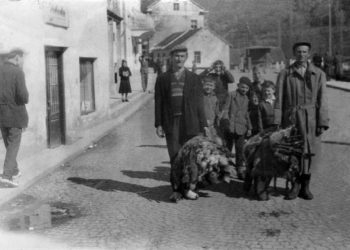 Fotografija iz središta Širokog Brijega stara oko 70 godina: Lovci iz Crnča