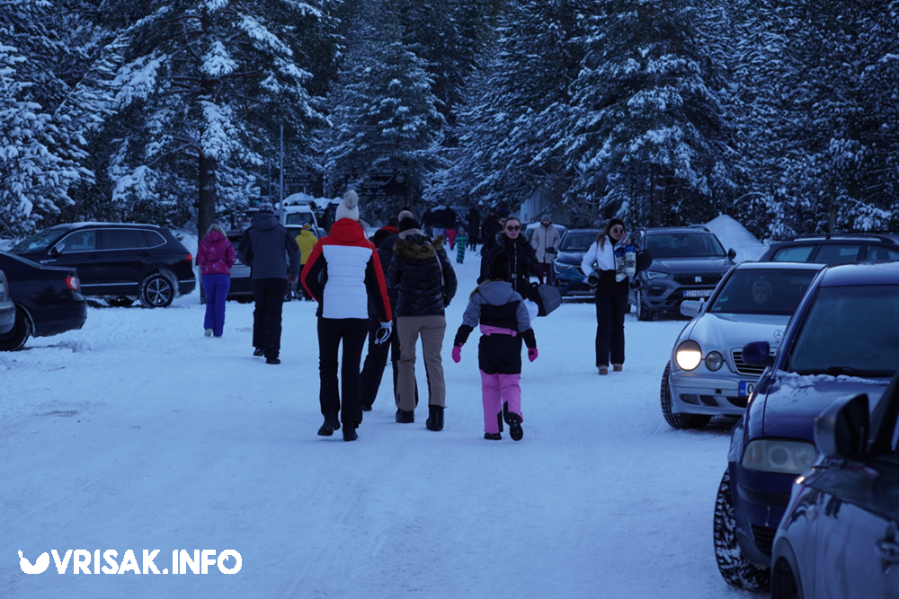Veliki broj posjetitelja na Blidinju uživao u snježnim radostima