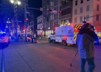 10 poginulih i 30 ozlijeđenih nakon što je vozilo udarilo u gomilu u New Orleansu