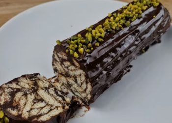 Čokoladna rolada s keksom bez pečenja, samo je stavite u hladnjak