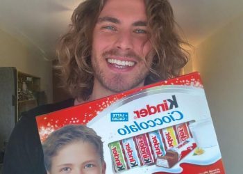 Sjećate li se dječaka s popularne čokolade? Pogledajte kako danas izgleda!