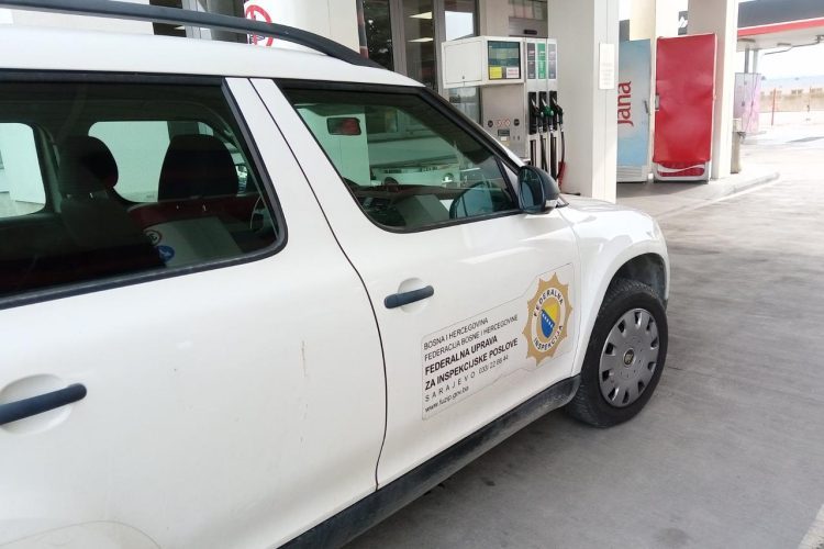 Porezna uprava Federacije BiH izrekla kazne u iznosu od 355.400 KM u akciji protiv sive ekonomije