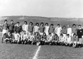 Široki Brijeg 1975.: Fotografija s utakmice NK Mladost – Velež na Pecari