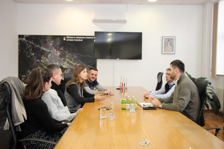 Posušje: Ravnatelji škola i načelnik Begić razgovarali o mjerama sigurnosti u obrazovnim ustanovama