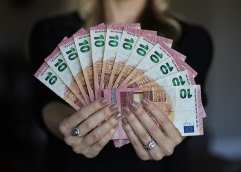 Dijaspora poslala 292 milijuna KM više u BiH, a uskoro će novac slati još lakše