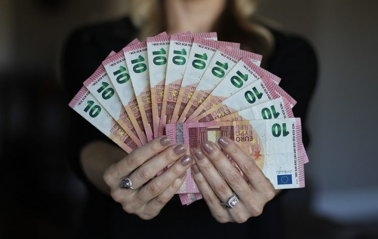 Dijaspora poslala 292 milijuna KM više u BiH, a uskoro će novac slati još lakše