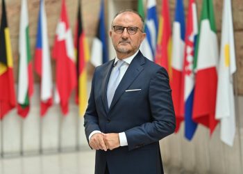 I EU s 27 zemalja teško pravi kompromise, u BiH treba prekinuti s blokadama