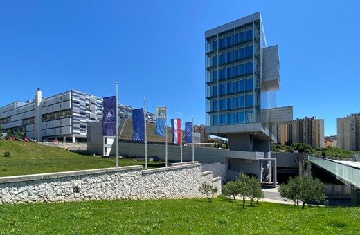 Na fakultetu u Splitu otkazana nastava jer je student najavio pucnjavu