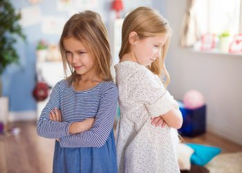 Ljubomora je česta kod djece: Psihologinja dijeli pet savjeta za roditelje