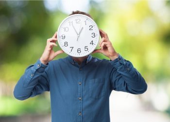 Pomicanje sata u 2025.: Evo kada nas očekuje i zašto se još mijenja