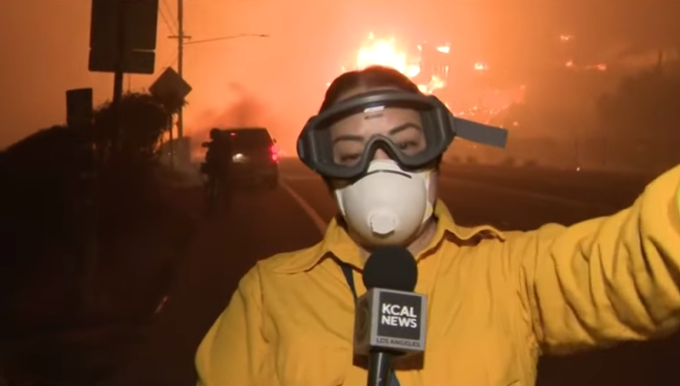 Strašan požar hara područjem Los Angelesa: Vjetar udara do 160 km/h, gore domovi