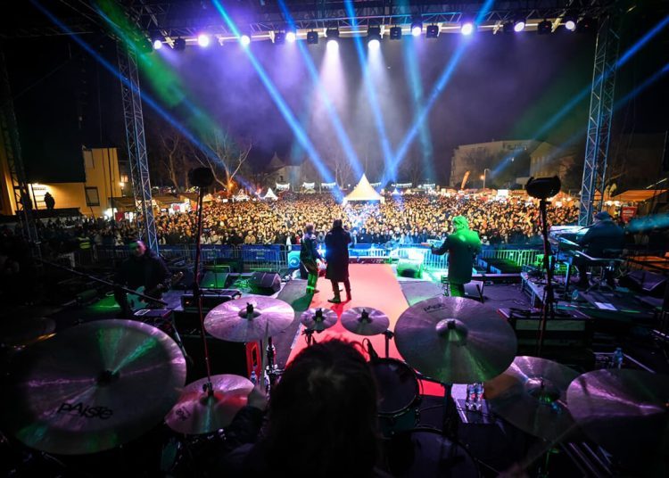 Prljavo kazalište održalo spektakularan koncert za pamćenje u Mostaru