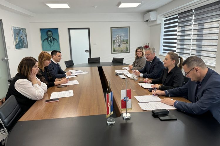 Sastanak načelnika općine Grude s ravnateljima škola