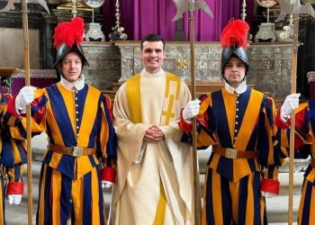 Životna priča Ivana Šarića iz Duvna: Od papina švicarskog gardista do Kristova svećenika