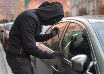 Krađa automobila u BiH:  Stariji automobili završavaju na otpadima, skupocjeni na crnom tržištu