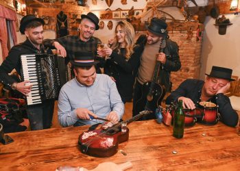 Širokobriješki “Dukati” nastupaju na festivalu “Šokačke pisme”