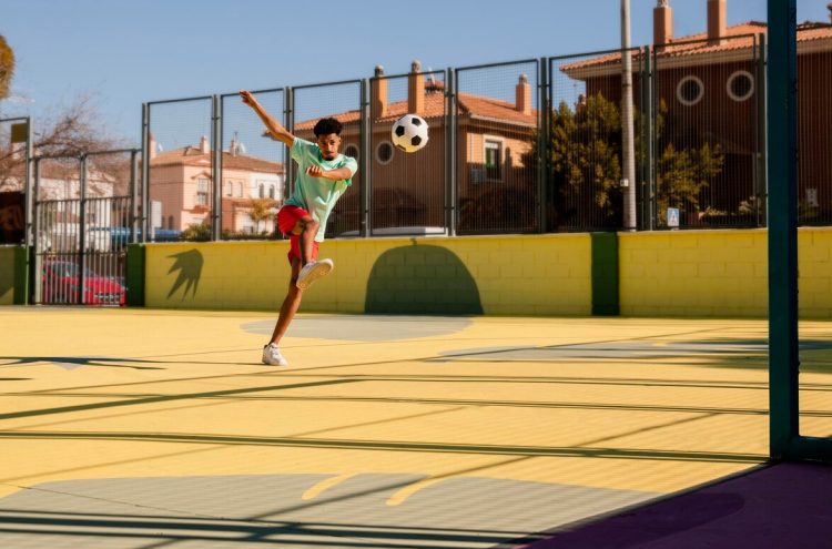 Dječak na intenzivnoj u splitskoj bolnici. Vršnjak ga ubo škarama