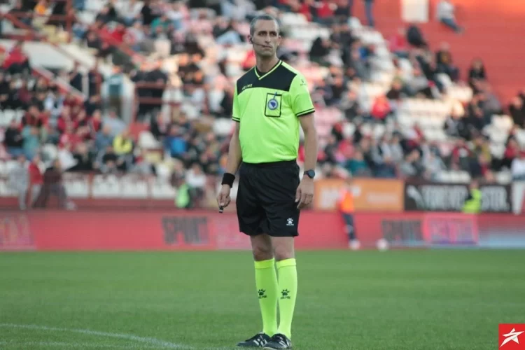 Širokobriježanin dijeli pravdu na derbi utakmici između Zrinjskog i Veleža