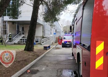 Požar na zgradi Filozofskog fakulteta u Mostaru