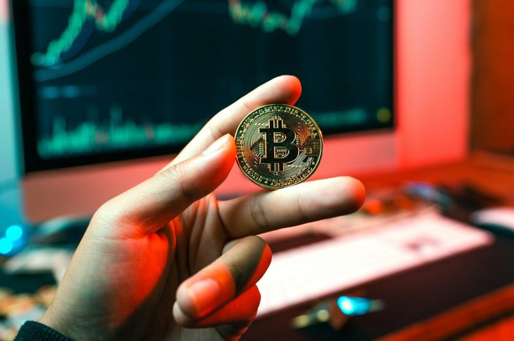Bitcoin pao ispod 90.000 dolara, što o budućnosti kriptovaluta kažu analitičari?