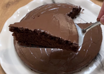 Čokoladna torta bez jaja, mlijeka i maslaca