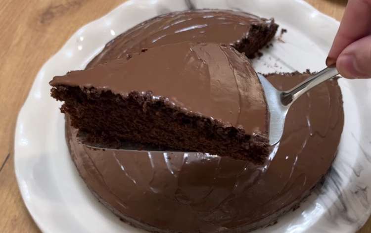 Čokoladna torta bez jaja, mlijeka i maslaca