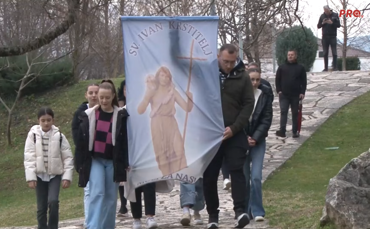 Široki Brijeg: Održana ‘Hodnja sjećanja’ za pobijene fratre