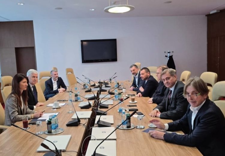 U Sarajevu održan sastanak predstavnika HDZ-a BiH i stranaka Trojke