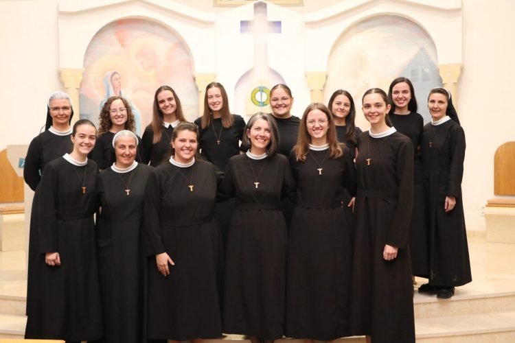 Pogledajte nastup sestara franjevki među kojima su dvije Širokobriježanke