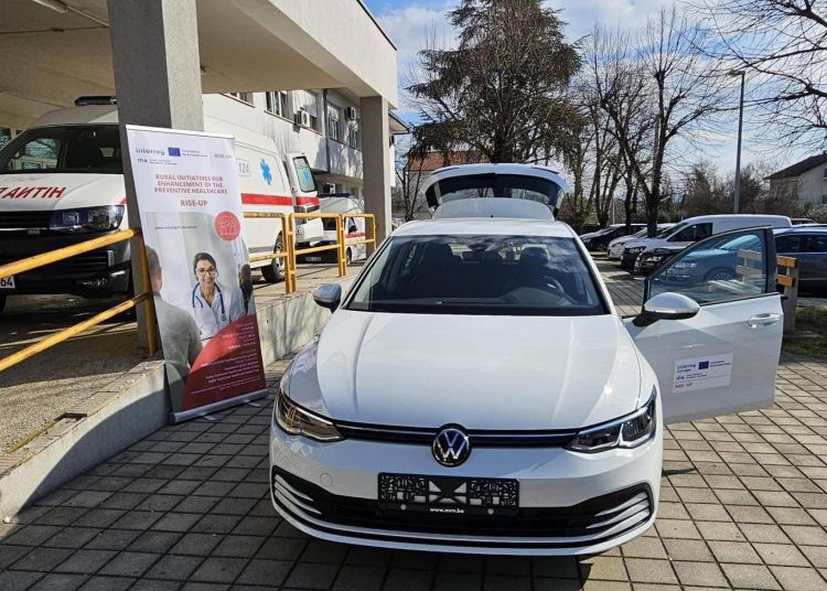 Domu zdravlja Ljubuški isporučen automobil za potrebe patronažne službe