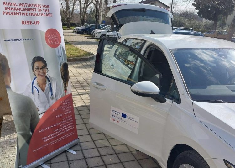 Domu zdravlja Ljubuški isporučen automobil za potrebe patronažne službe