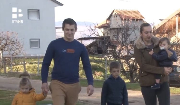 (VIDEO) Upoznajte peteročlanu obitelj Pinjuh iz Širokog Brijega: Djeca Božji blagoslov