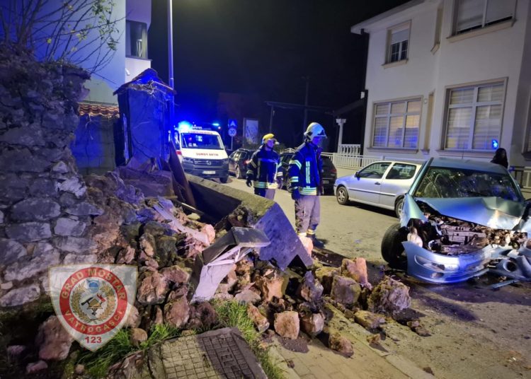 Teška prometna nezgoda u Mostaru, intervenirali vatrogasci
