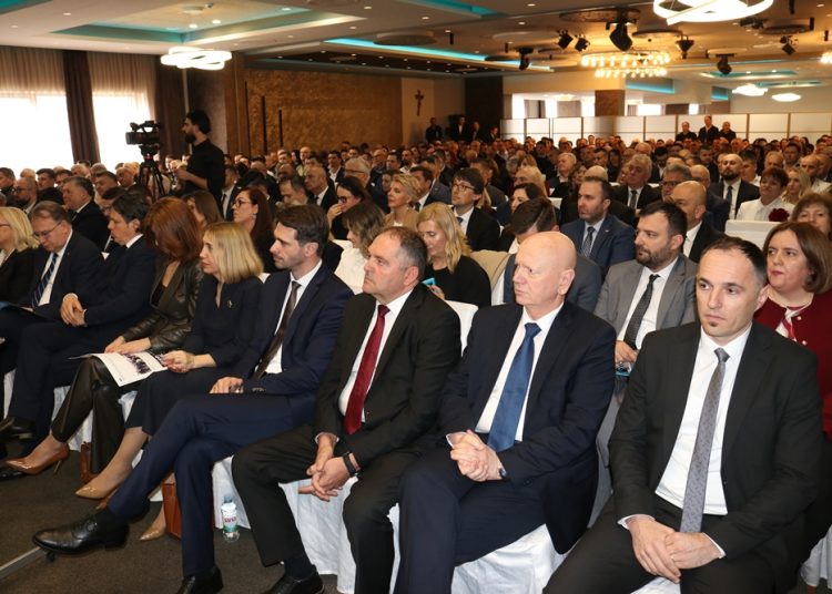 Dan Grada Ljubuškog: Na svečanoj sjednici uručena javna priznanja