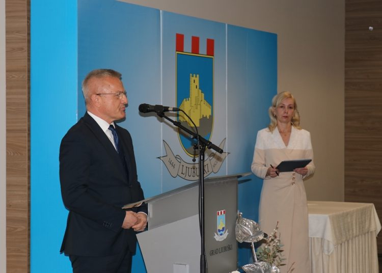 Dan Grada Ljubuškog: Na svečanoj sjednici uručena javna priznanja