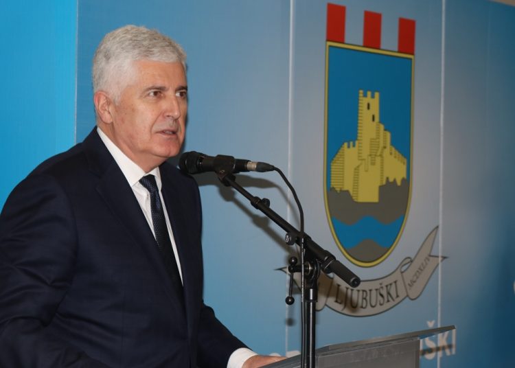 Dan Grada Ljubuškog: Na svečanoj sjednici uručena javna priznanja