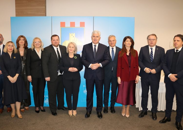 Dan Grada Ljubuškog: Na svečanoj sjednici uručena javna priznanja